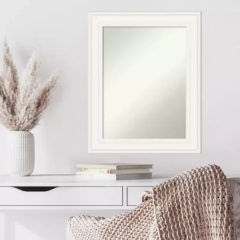 Miroir mural blanc à bord droit de 24" x 30" - : Rectangulaire moderne, cadre en polystyrène, quincaillerie de montage incluse