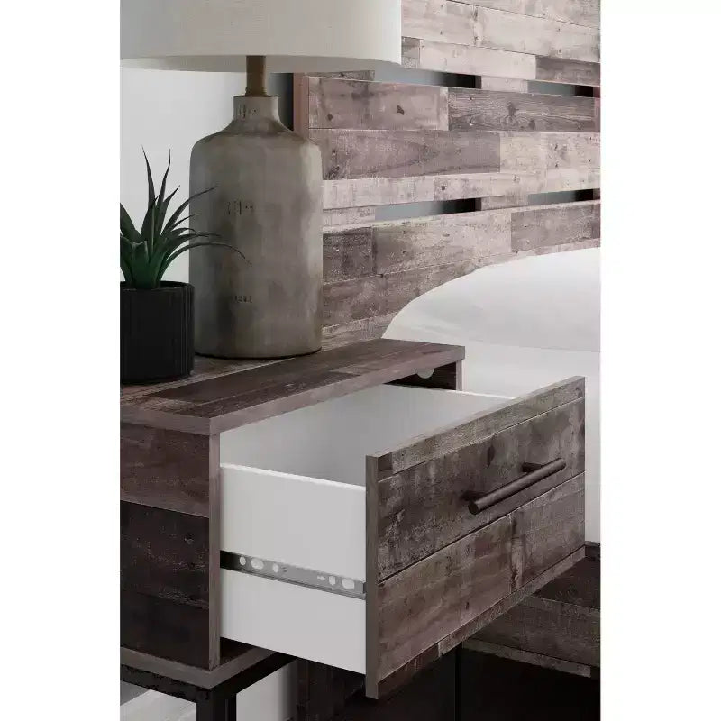 Table de chevet Neilsville Noir/Gris/Beige - : Rustique Mid-Century, cadre en métal, tiroir